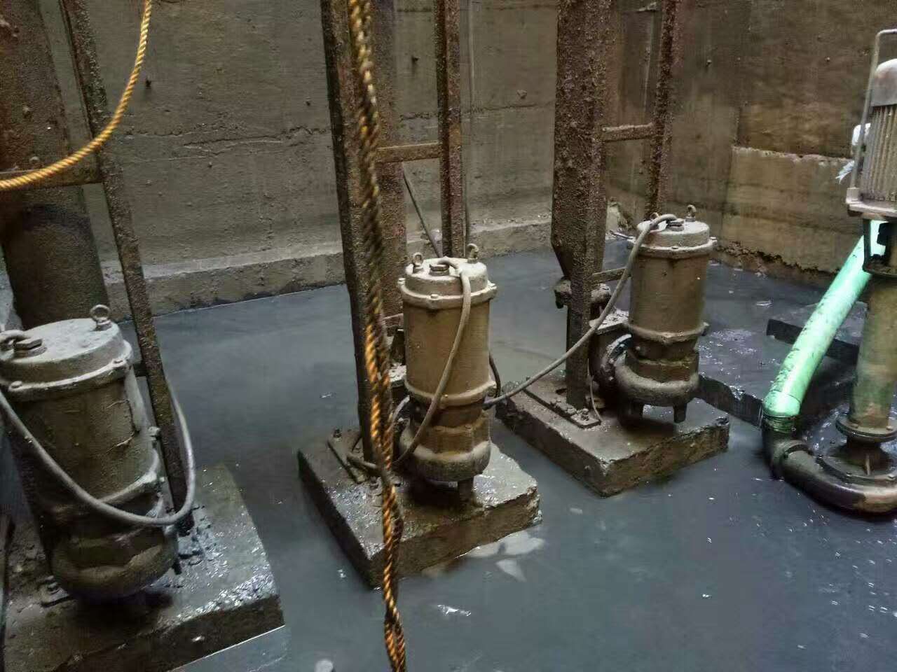 永济污水池清理